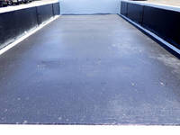 三菱ふそうキャンター平ボディ小型（2t・3t）[写真06]