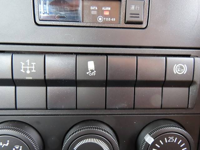 三菱ふそうファイターコンテナ専用車増トン（6t・8t）[写真14]