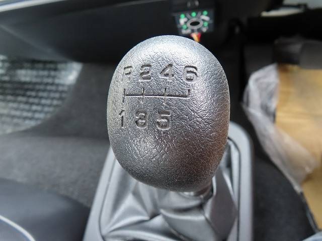 三菱ふそうファイターコンテナ専用車増トン（6t・8t）[写真16]