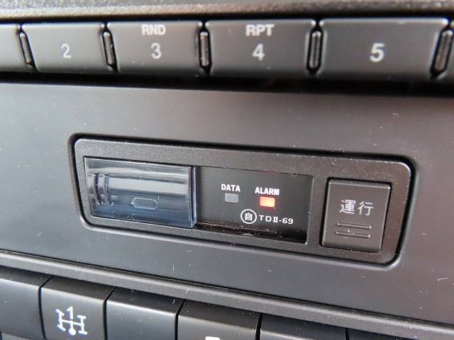 三菱ふそうファイターコンテナ専用車増トン（6t・8t）[写真18]