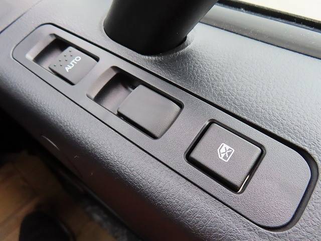 三菱ふそうファイターコンテナ専用車増トン（6t・8t）[写真19]