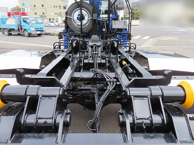 三菱ふそうファイターコンテナ専用車増トン（6t・8t）[写真21]