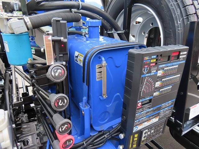 三菱ふそうファイターコンテナ専用車増トン（6t・8t）[写真26]