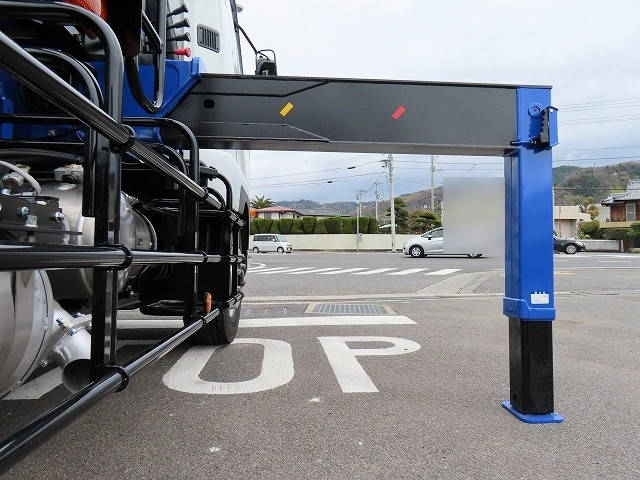 三菱ふそうファイターコンテナ専用車増トン（6t・8t）[写真28]