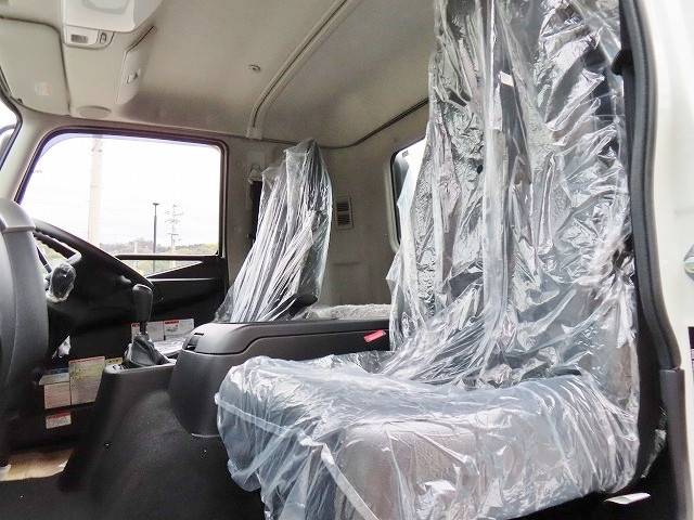 三菱ふそうファイターコンテナ専用車増トン（6t・8t）[写真09]