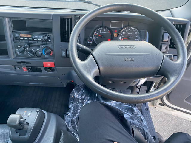 いすゞエルフアルミブロック小型（2t・3t）[写真11]