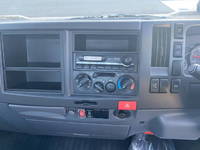 いすゞエルフアルミブロック小型（2t・3t）[写真12]