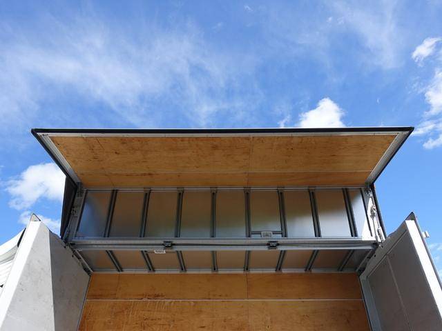 三菱ふそうキャンターアルミウイング小型（2t・3t）[写真14]