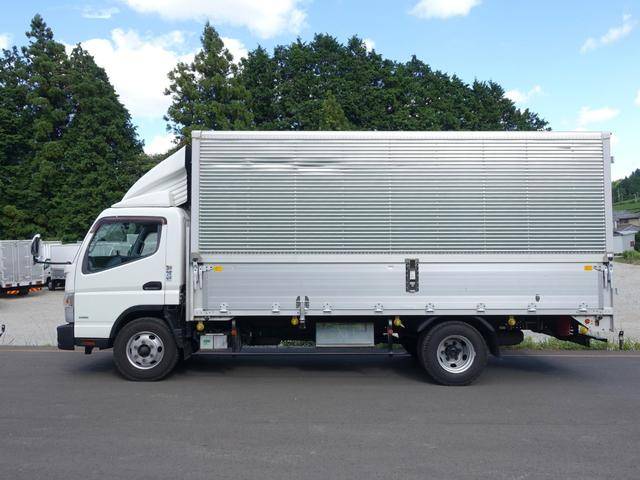 三菱ふそうキャンターアルミウイング小型（2t・3t）[写真03]