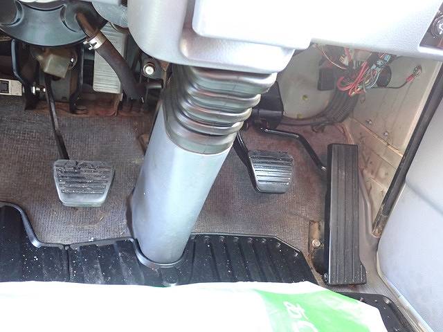 三菱ふそうキャンタークレーン6段小型（2t・3t）[写真19]