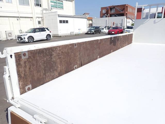 三菱ふそうキャンタークレーン6段小型（2t・3t）[写真07]