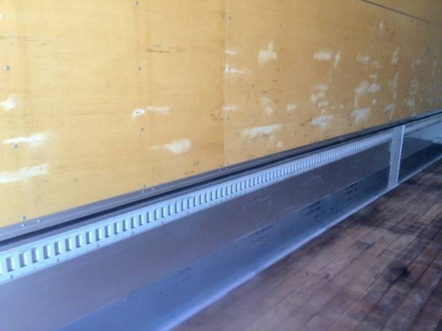 三菱ふそうスーパーグレートアルミウイング大型（10t）[写真11]