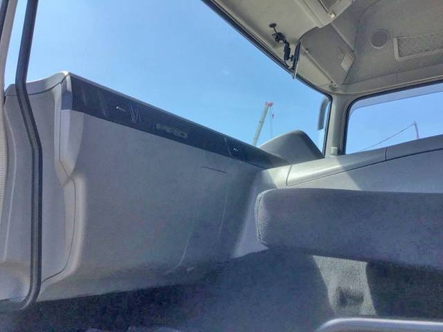 三菱ふそうスーパーグレートアルミウイング大型（10t）[写真31]