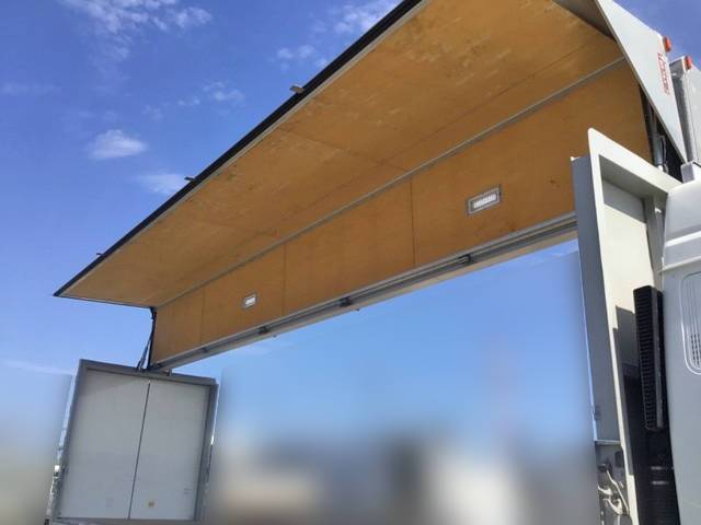 三菱ふそうスーパーグレートアルミウイング大型（10t）[写真09]