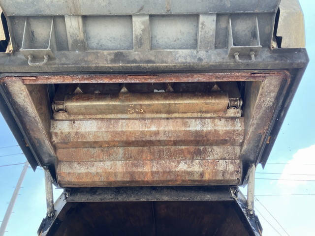 いすゞエルフパッカー車（塵芥車）小型（2t・3t）[写真11]