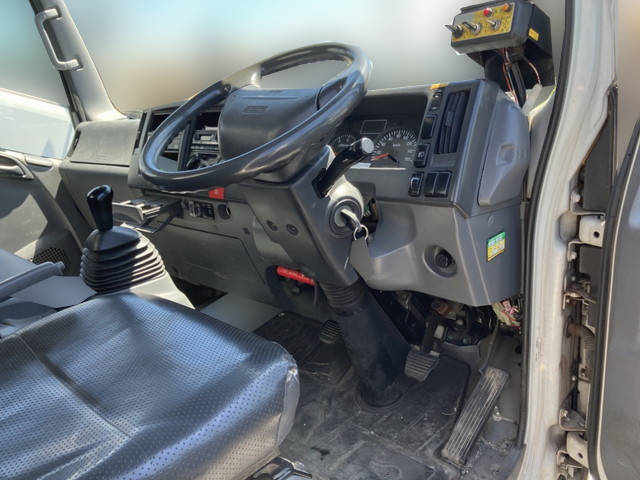 いすゞエルフパッカー車（塵芥車）小型（2t・3t）[写真28]