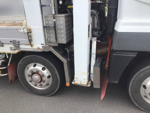 三菱ふそうスーパーグレートセルフクレーン3段大型（10t）[写真11]