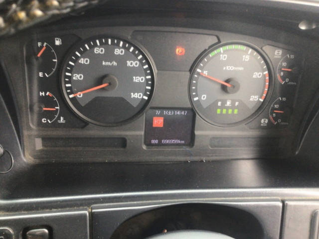 三菱ふそうスーパーグレートセルフクレーン3段大型（10t）[写真25]