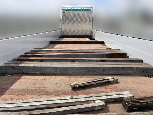 UDトラックスクオンアルミブロック大型（10t）[写真09]