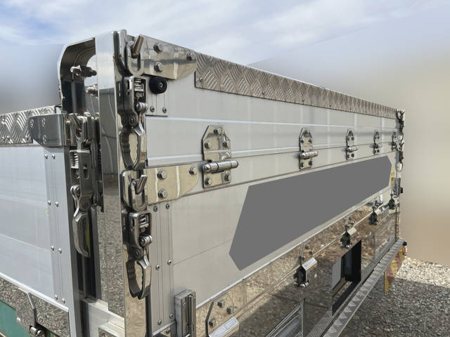 UDトラックスクオンアルミブロック大型（10t）[写真13]