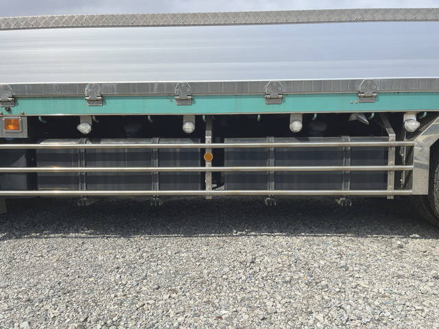 UDトラックスクオンアルミブロック大型（10t）[写真18]