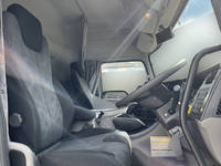 UDトラックスクオンアルミブロック大型（10t）[写真26]