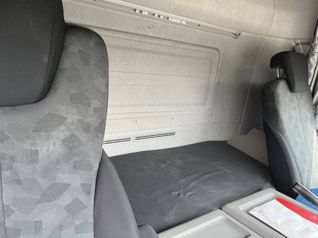 UDトラックスクオンアルミブロック大型（10t）[写真27]