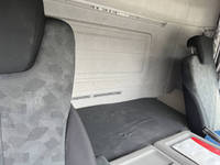 UDトラックスクオンアルミブロック大型（10t）[写真27]