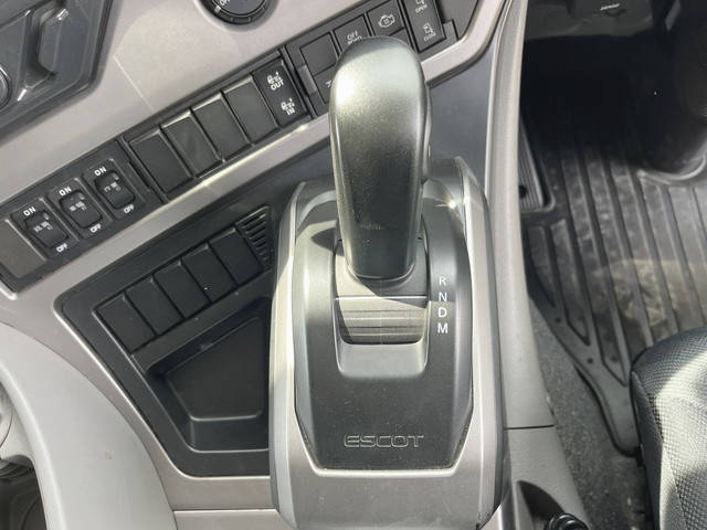 UDトラックスクオンアルミブロック大型（10t）[写真30]