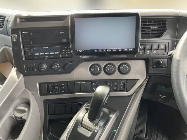 UDトラックスクオンアルミブロック大型（10t）[写真32]