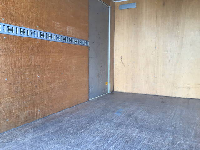 三菱ふそうキャンターガッツアルミバン小型（2t・3t）[写真12]