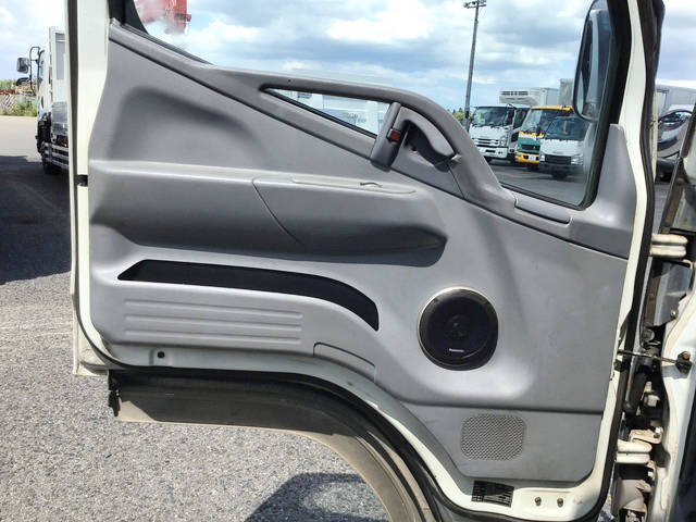 三菱ふそうキャンターガッツアルミバン小型（2t・3t）[写真27]