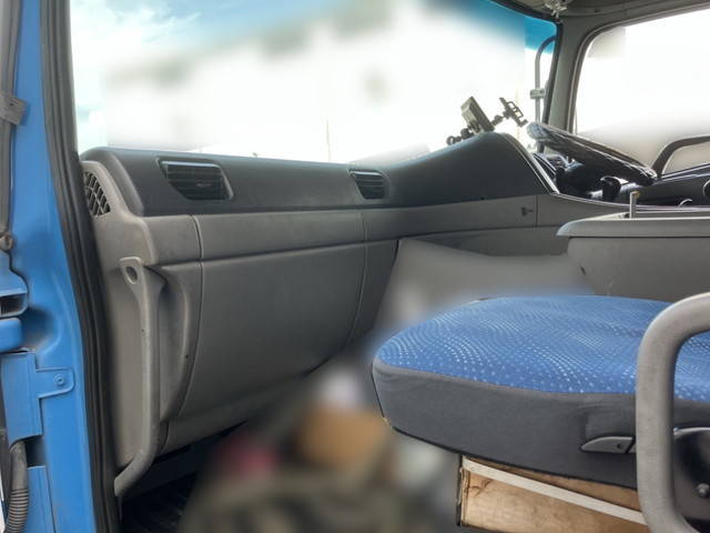 UDトラックスクオンアルミウイング大型（10t）[写真23]