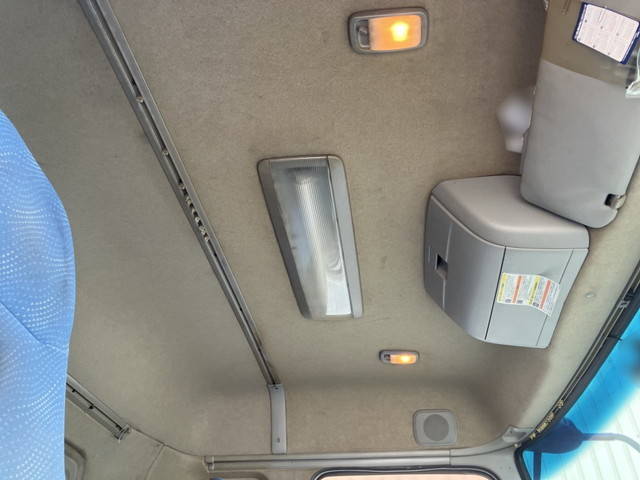 UDトラックスクオンアルミウイング大型（10t）[写真25]