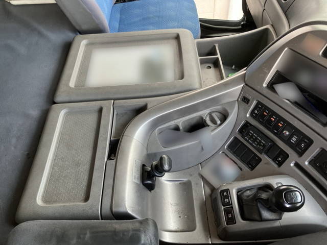 UDトラックスクオンアルミウイング大型（10t）[写真28]