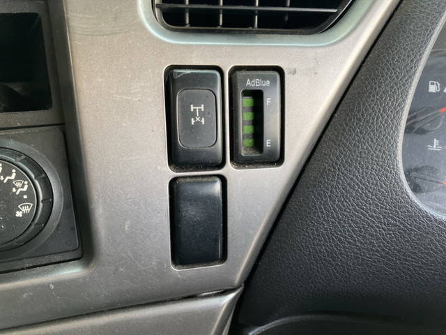 UDトラックスクオンアルミウイング大型（10t）[写真30]