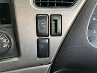 UDトラックスクオンアルミウイング大型（10t）[写真30]