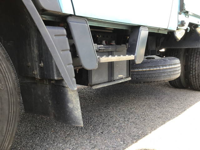 三菱ふそうキャンターダブルキャブ（Wキャブ）小型（2t・3t）[写真13]