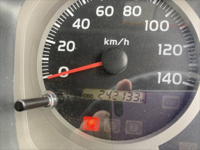 日野レンジャー冷凍車（冷蔵車）中型（4t）[写真12]