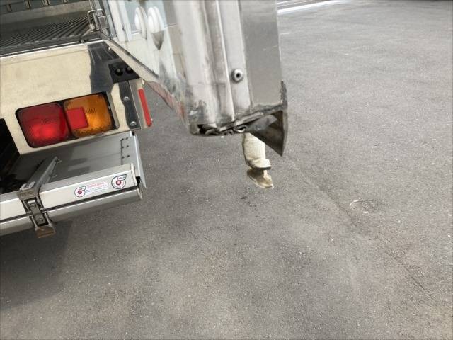 日野レンジャー冷凍車（冷蔵車）中型（4t）[写真14]