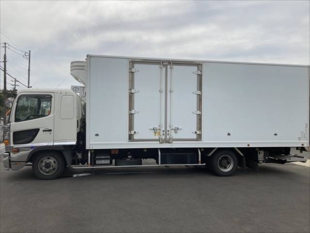 日野レンジャー冷凍車（冷蔵車）中型（4t）[写真03]