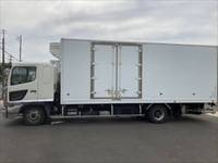 日野レンジャー冷凍車（冷蔵車）中型（4t）[写真03]