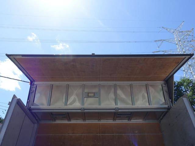 トヨタダイナアルミウイング小型（2t・3t）[写真17]