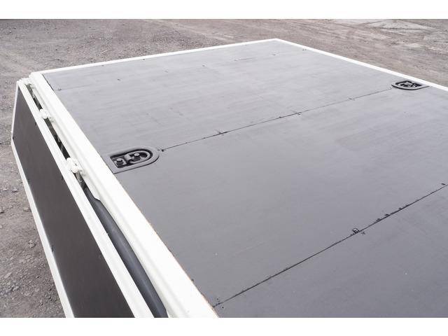 日野デュトロ平ボディ小型（2t・3t）[写真10]