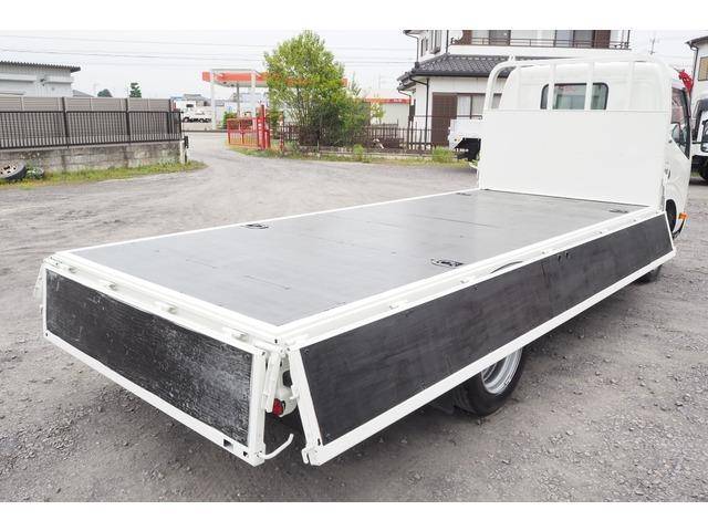 日野デュトロ平ボディ小型（2t・3t）[写真08]