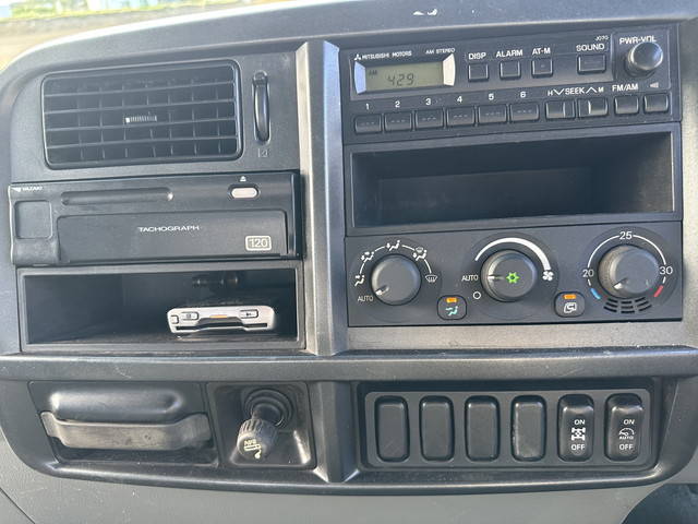 三菱ふそうファイターセルフクレーン4段増トン（6t・8t）[写真33]