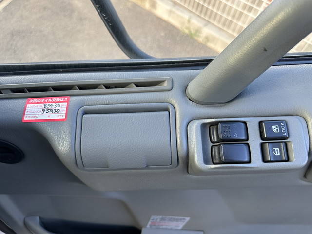 三菱ふそうファイターセルフクレーン4段増トン（6t・8t）[写真35]