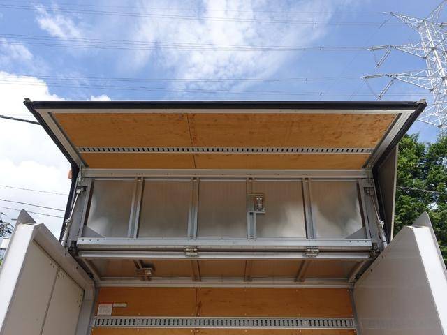 いすゞエルフアルミウイング小型（2t・3t）[写真14]