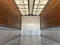 三菱ふそうファイター幌ウイング中型（4t）[写真14]