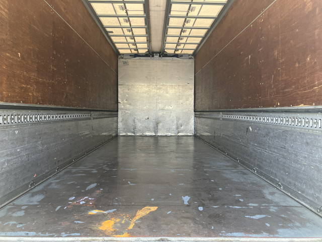 三菱ふそうファイター幌ウイング中型（4t）[写真17]